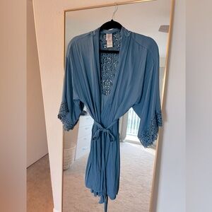 Jaqueline Lace Satin Robe in Midnight Blue